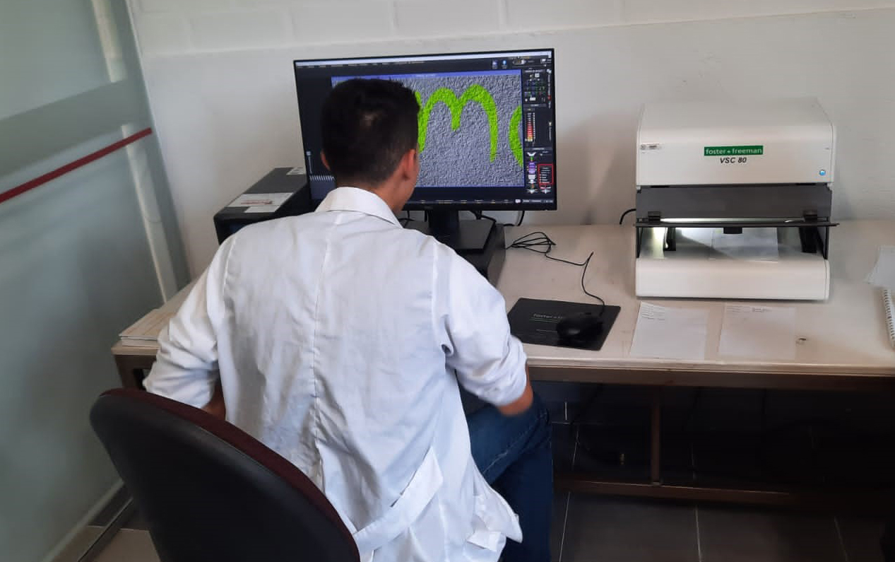 Curso Identificación Integral de Documentos de Mano con Énfasis en el Uso de Video Comparador Espectral