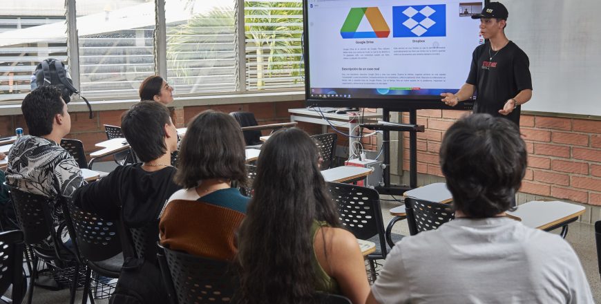 ARQ MARCA.jpg